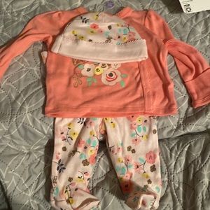 Newborn girl outfit